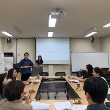 함께 만드는 고령장애인 돌봄, 유관기관과 머리를 맞대다 고령장애인 지역사회 돌봄체계 구축을 위한 복지공작소 우리함께 동행사이영(420) 희망찬 네트워크 2차 간담회 진행 첨부 이미지 1